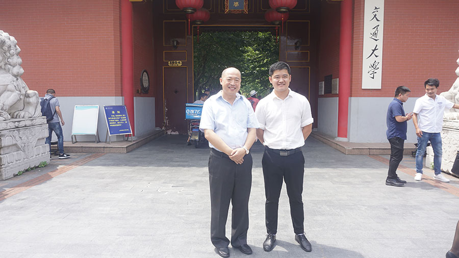 開悟開竅型培訓(xùn)師姜博仁導(dǎo)師親臨上海交通大學(xué)
