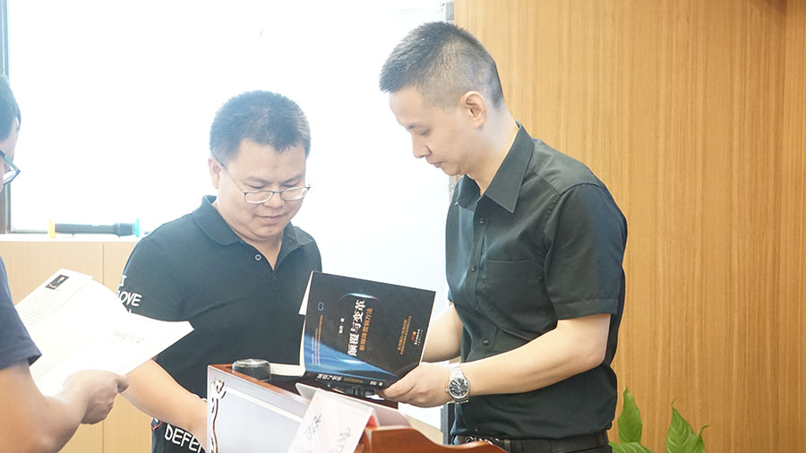 卓越經理人高級實戰班核心課程之《互聯網思維與經營創新》、《卓越領導力》在上海交大準時開課
