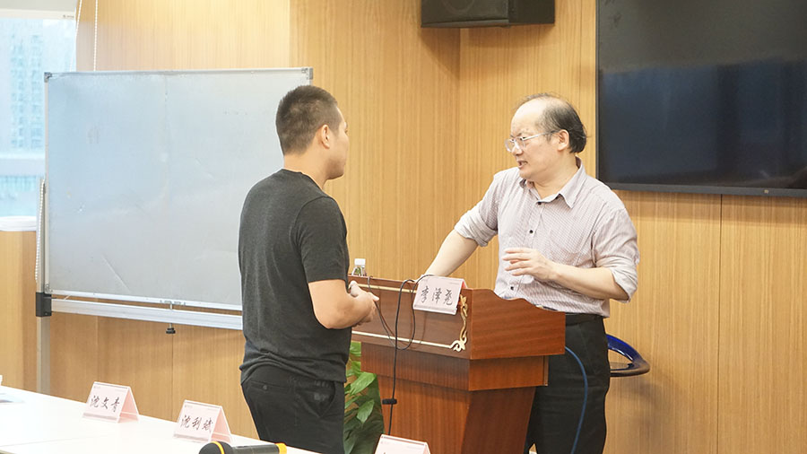 卓越經理人高級實戰班核心課程之《互聯網思維與經營創新》、《卓越領導力》在上海交大準時開課